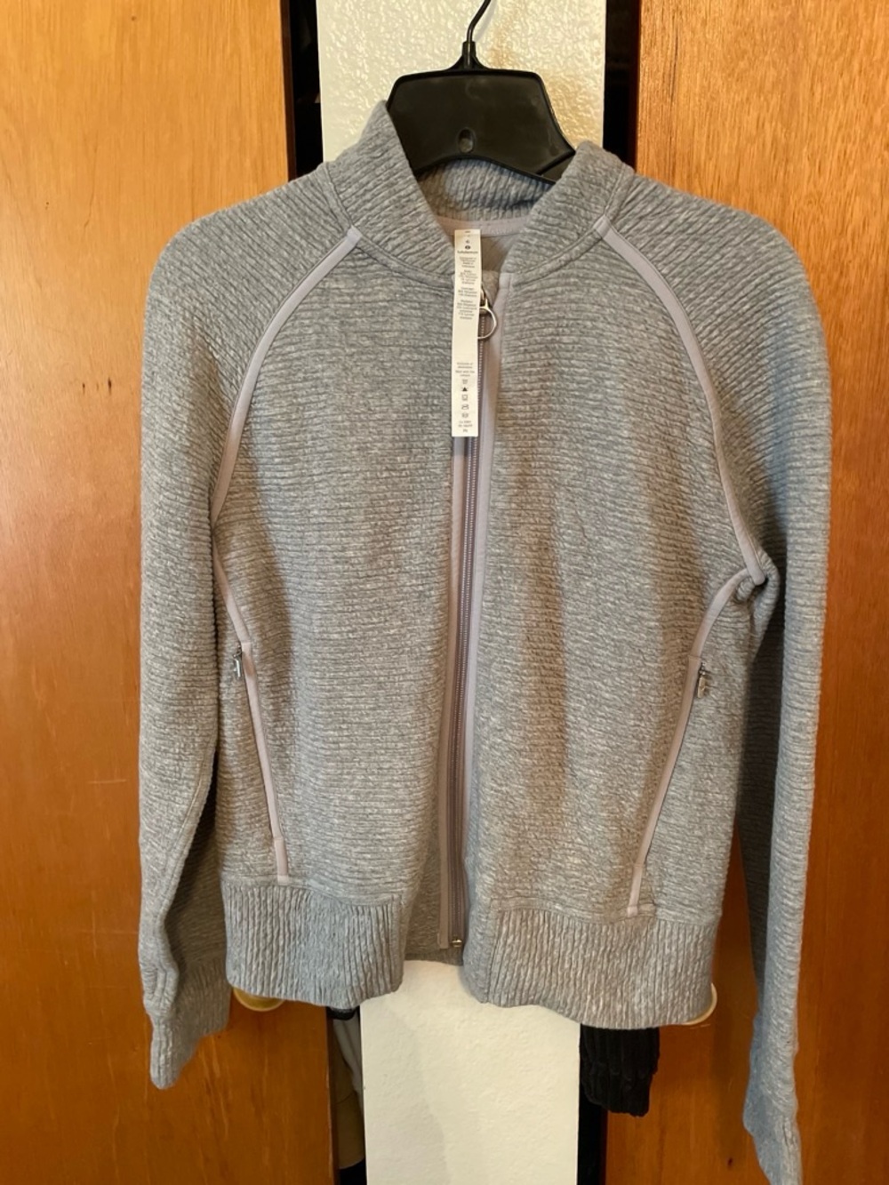lululemon light gray zippered knit top